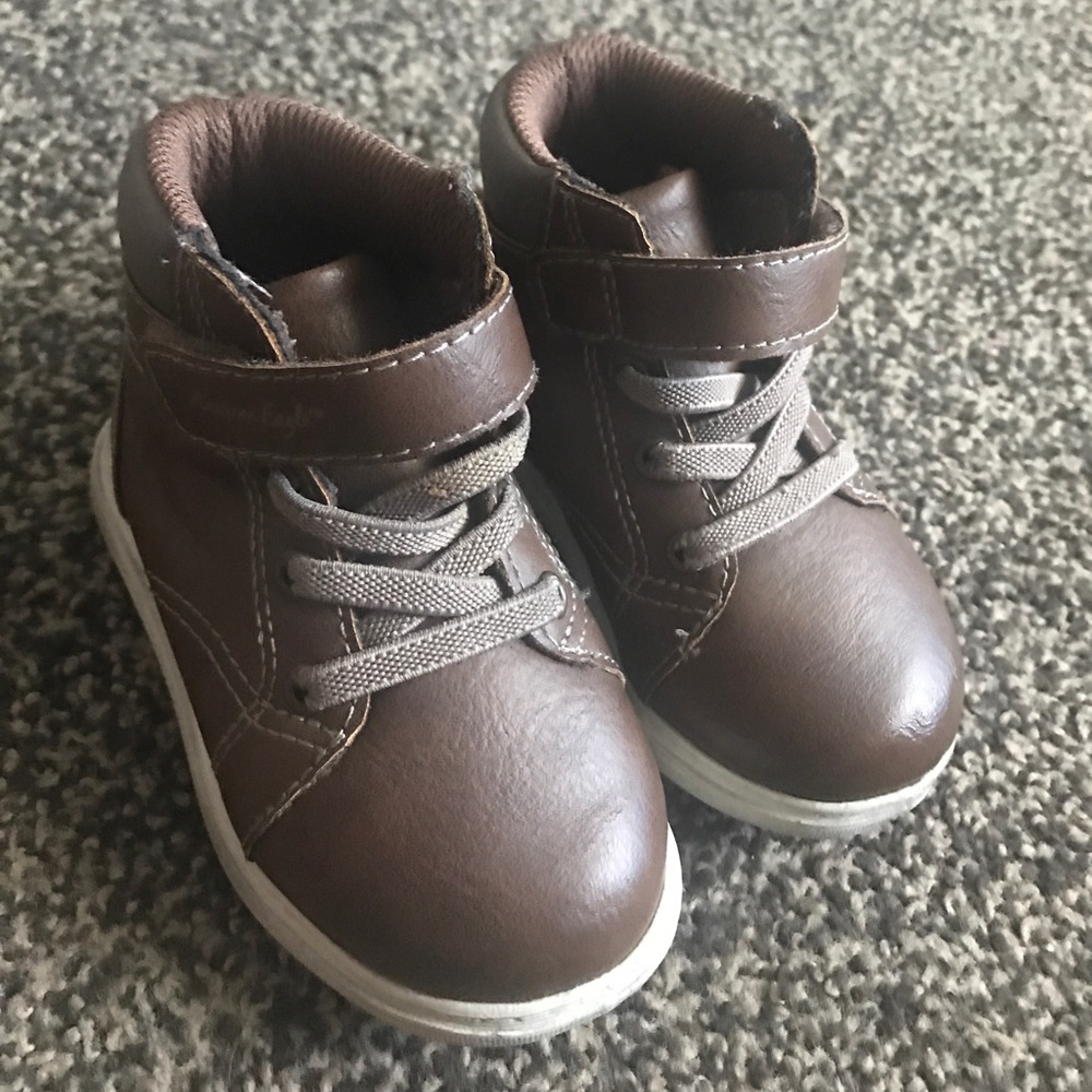 Size 5 Toddler American eagle shoes